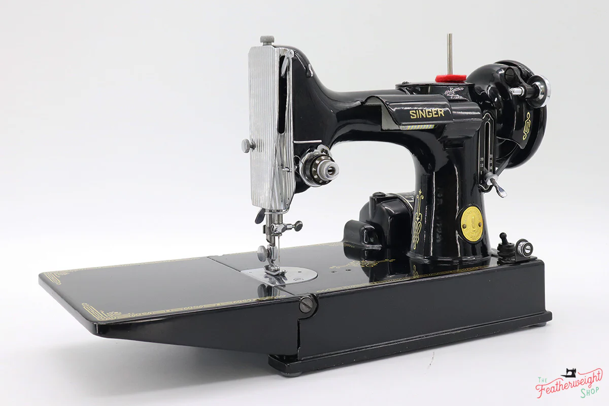 Singer Featherweight 221 Sewing Machine, AJ136*** - Image 4