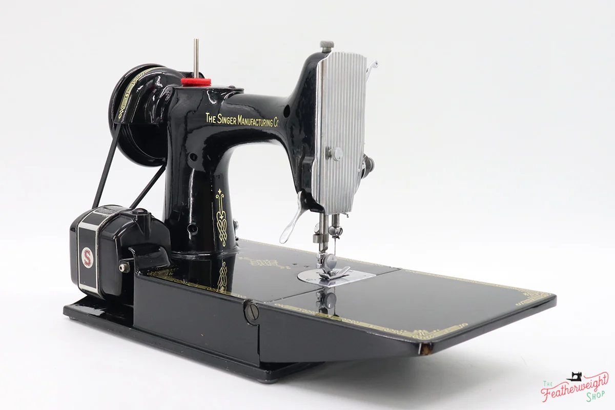 Singer Featherweight 221 Sewing Machine, AJ136*** - Image 8