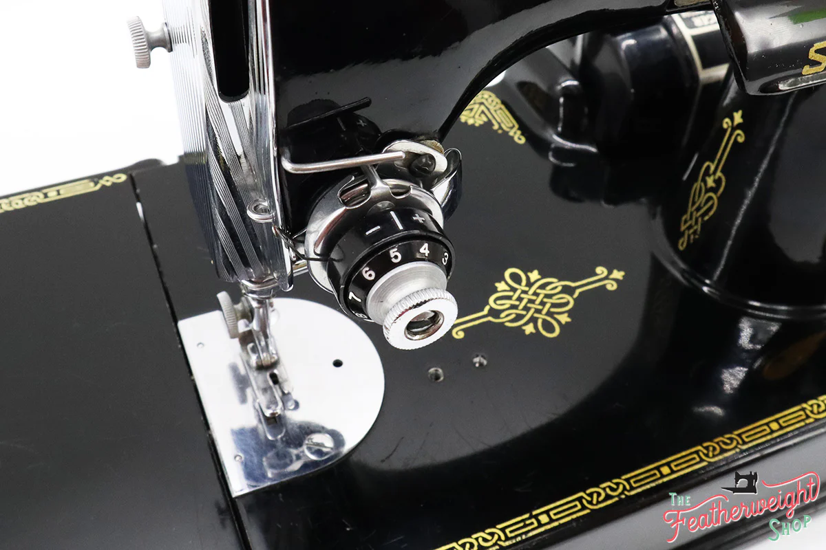 Singer Featherweight 221 Sewing Machine, AJ1369** - Image 15