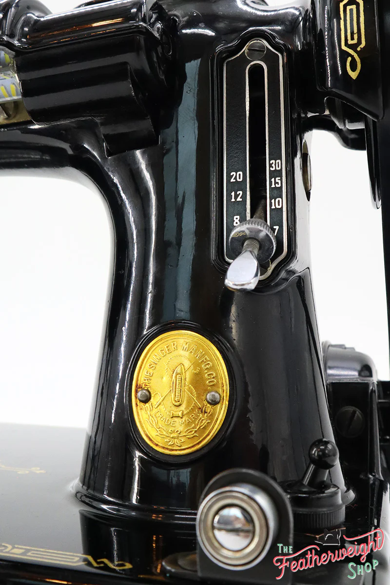 Singer Featherweight 221 Sewing Machine, AJ1369** - Image 16