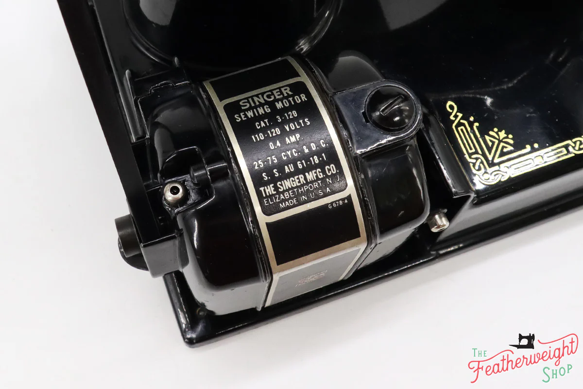 Singer Featherweight 221 Sewing Machine, AJ1369** - Image 18