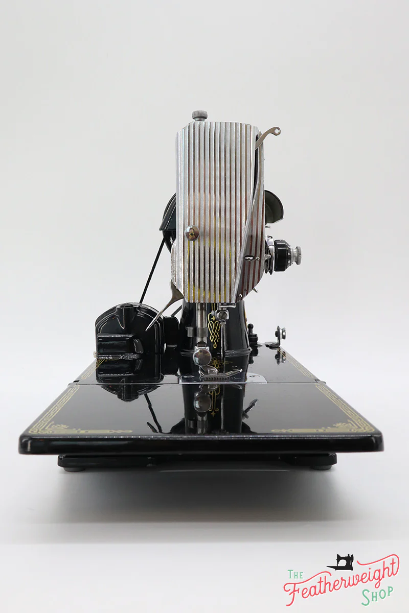 Singer Featherweight 221 Sewing Machine, AJ1369** - Image 4