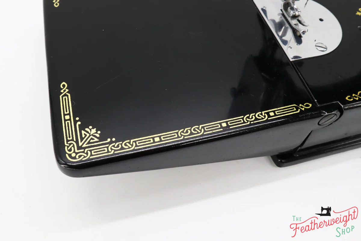 Singer Featherweight 221 Sewing Machine, AJ1369** - Image 8