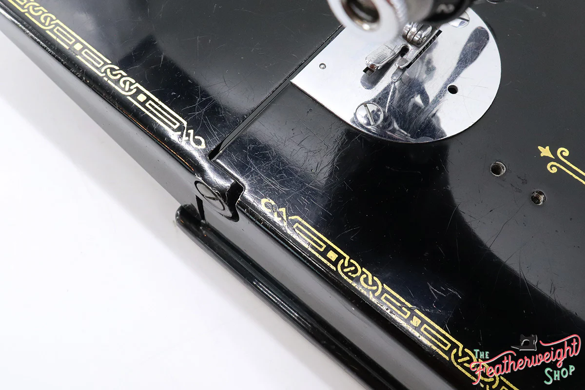 Singer Featherweight 221 Sewing Machine, AJ1369** - Image 9