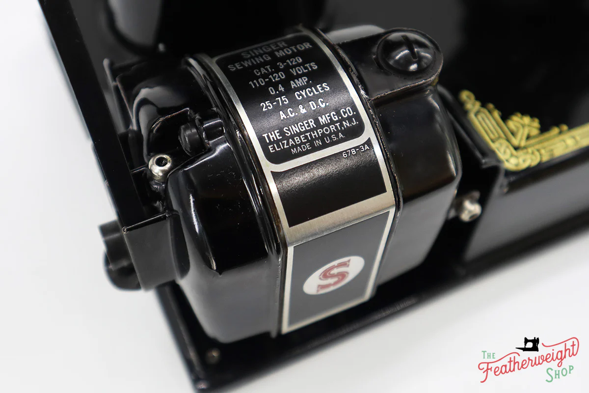 Singer Featherweight 221 Sewing Machine, AJ139*** - Image 15