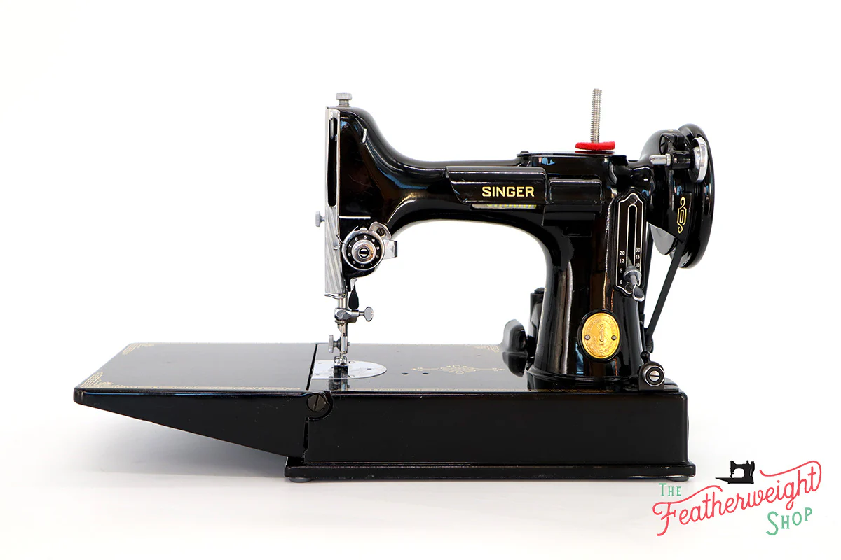 Singer Featherweight 221 Sewing Machine, AJ204*** - Image 2