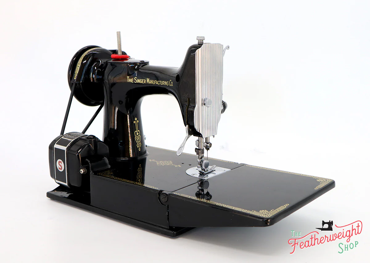 Singer Featherweight 221 Sewing Machine, AJ204*** - Image 6
