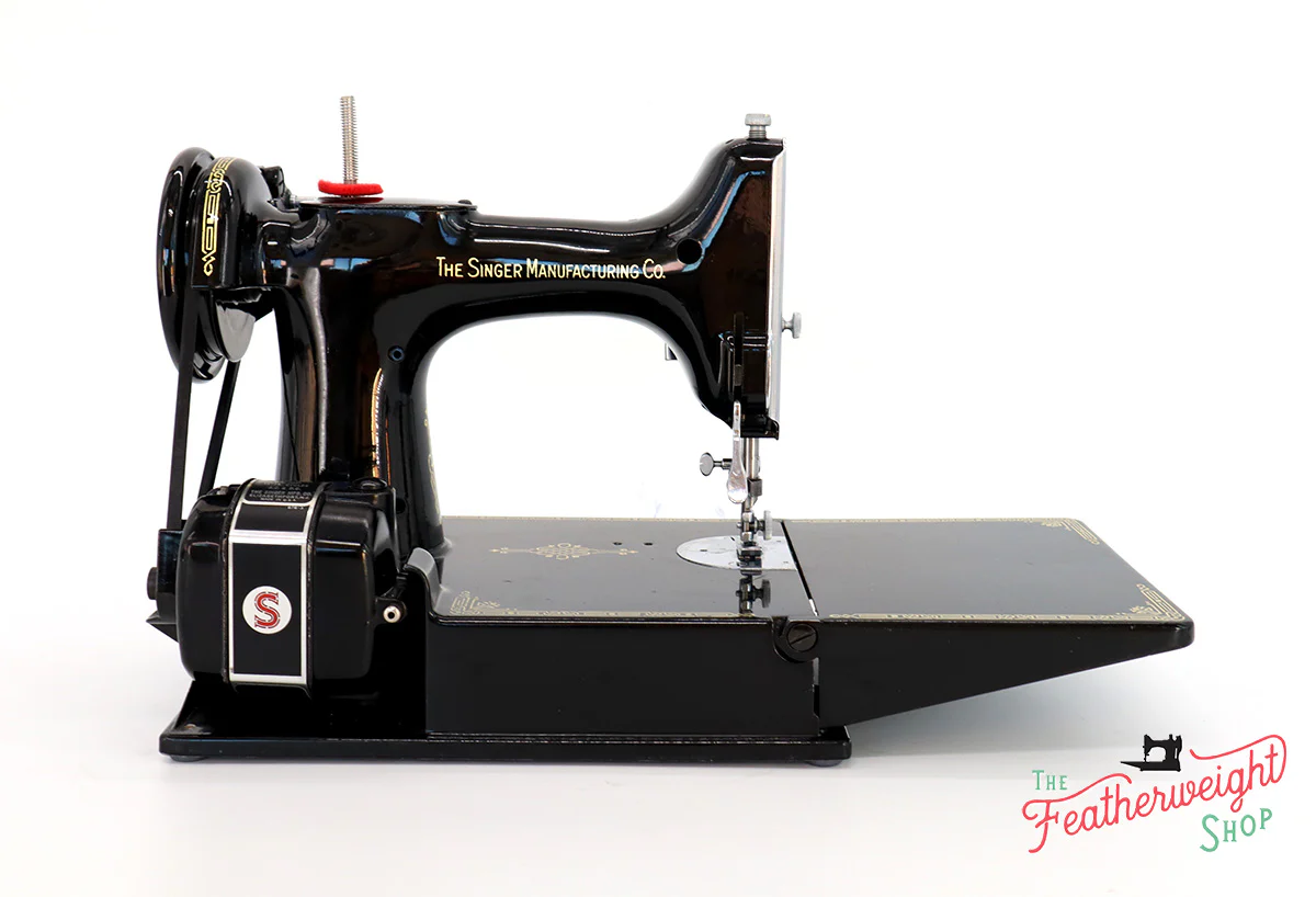 Singer Featherweight 221 Sewing Machine, AJ204*** - Image 7