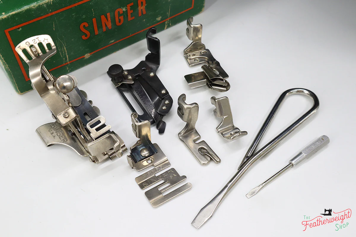 Singer Featherweight 221 Sewing Machine, AJ212*** - Image 16