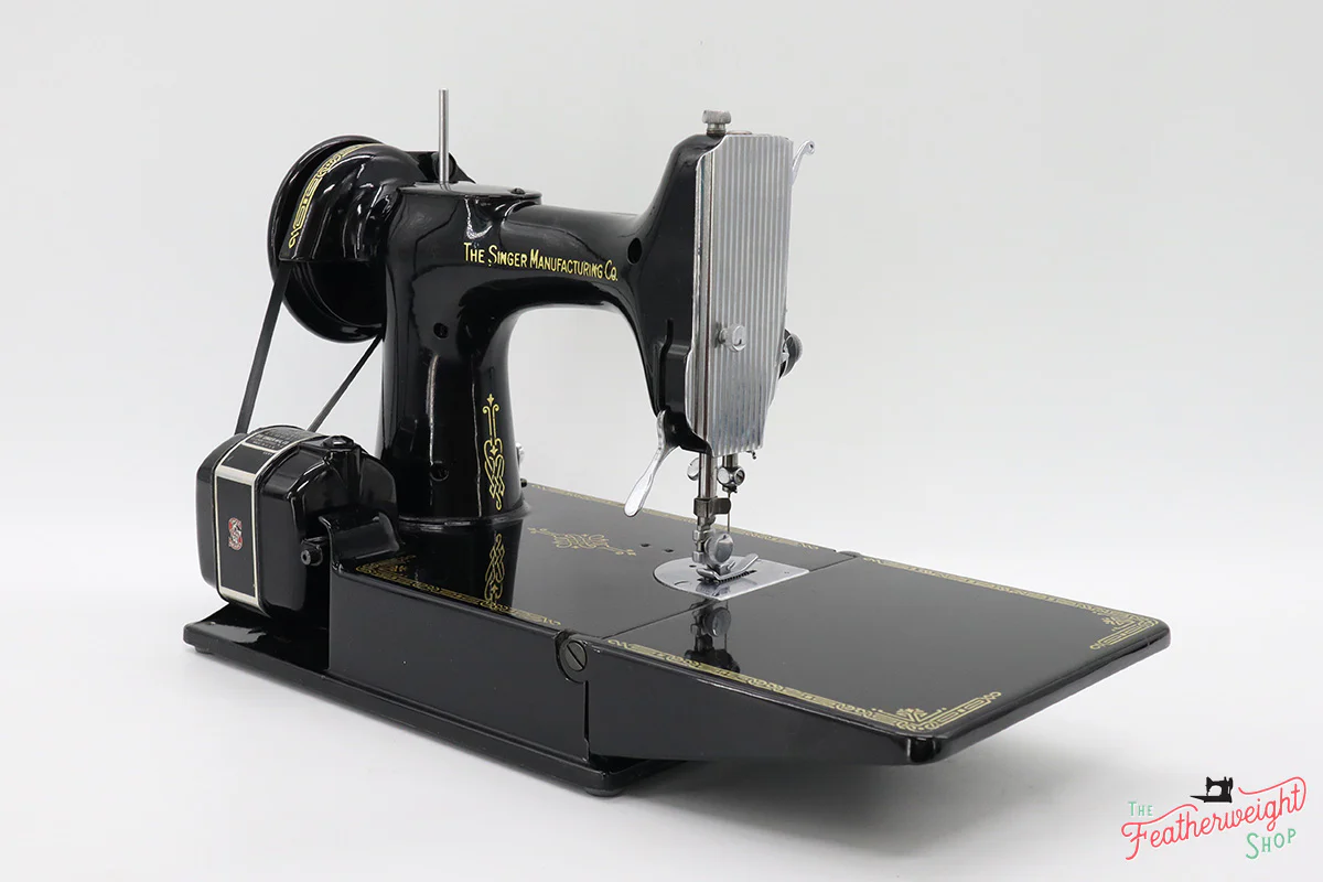 Singer Featherweight 221 Sewing Machine, AJ212*** - Image 5