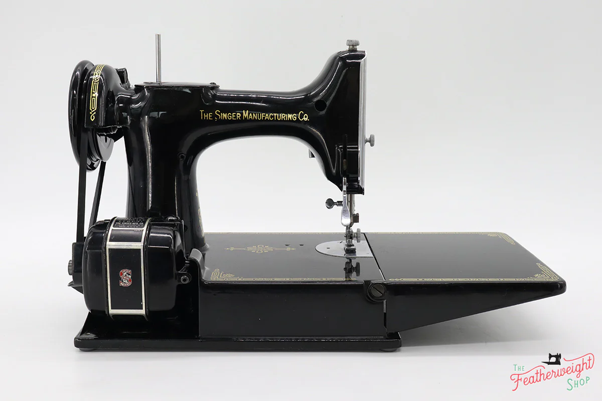 Singer Featherweight 221 Sewing Machine, AJ212*** - Image 6
