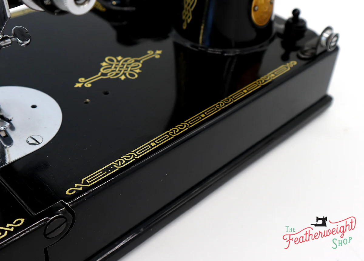 Singer Featherweight 221 Sewing Machine, AJ561*** - Image 10