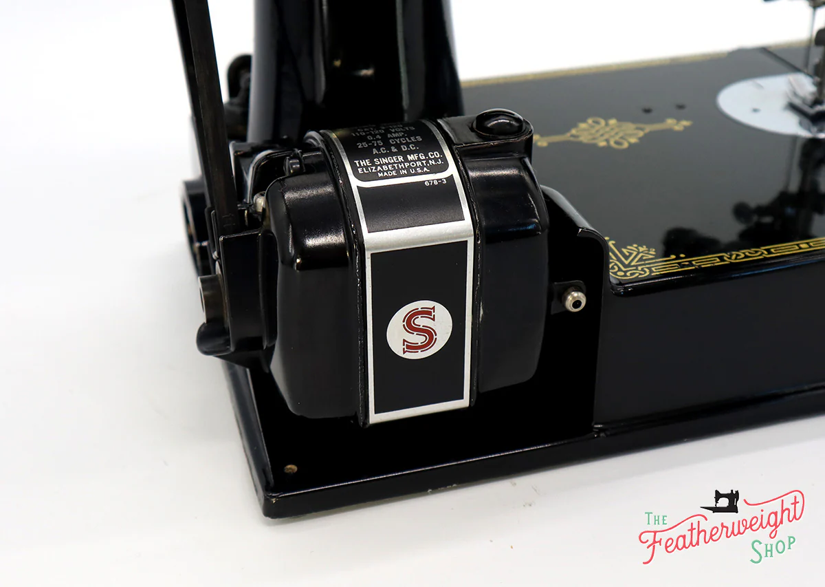 Singer Featherweight 221 Sewing Machine, AJ561*** - Image 21