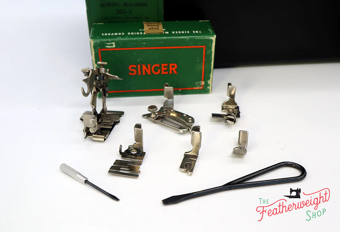 Singer Featherweight 221 Sewing Machine, AJ561*** - Image 22