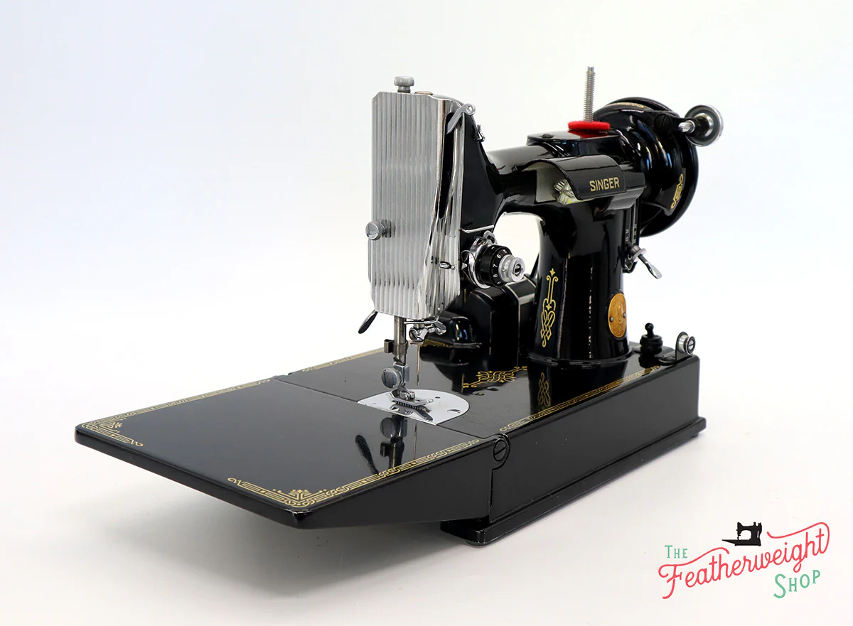 Singer Featherweight 221 Sewing Machine, AJ561*** - Image 3