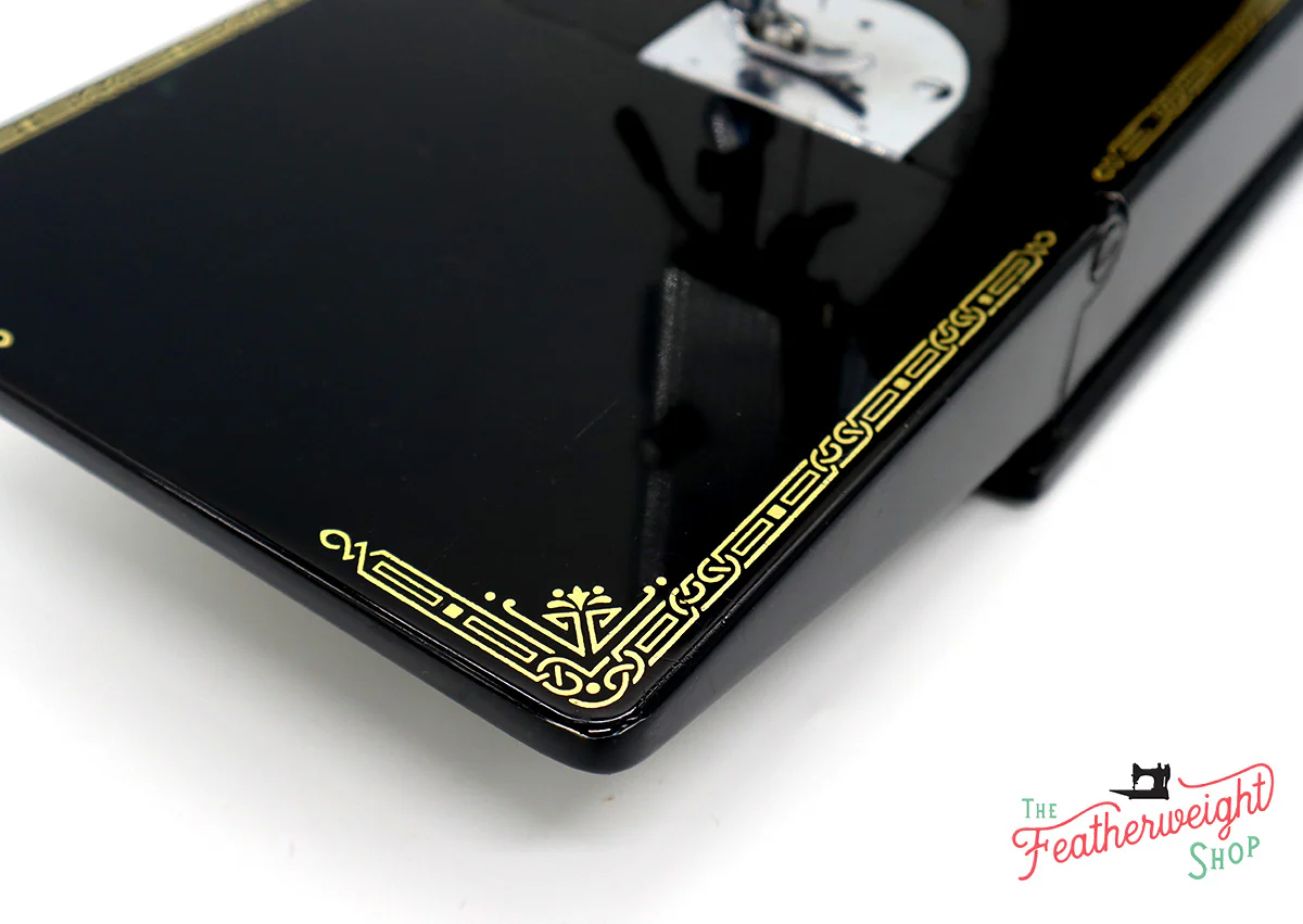Singer Featherweight 221 Sewing Machine, AJ561*** - Image 9