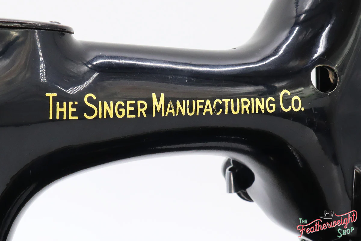 Singer Featherweight 221 Sewing Machine, AJ576*** - Image 11
