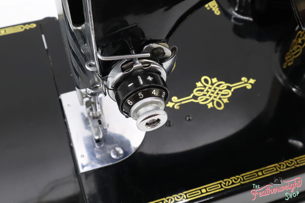 Singer Featherweight 221 Sewing Machine, AJ576*** - Image 15
