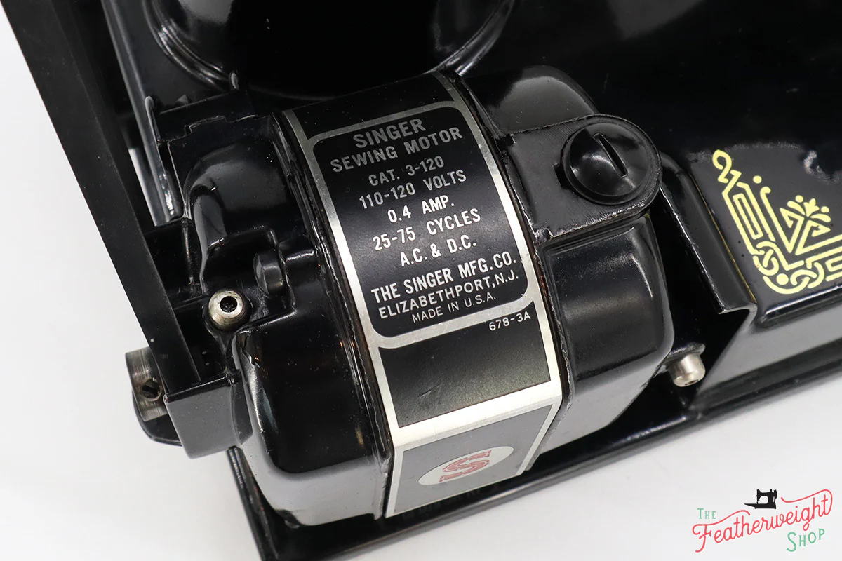 Singer Featherweight 221 Sewing Machine, AJ576*** - Image 17