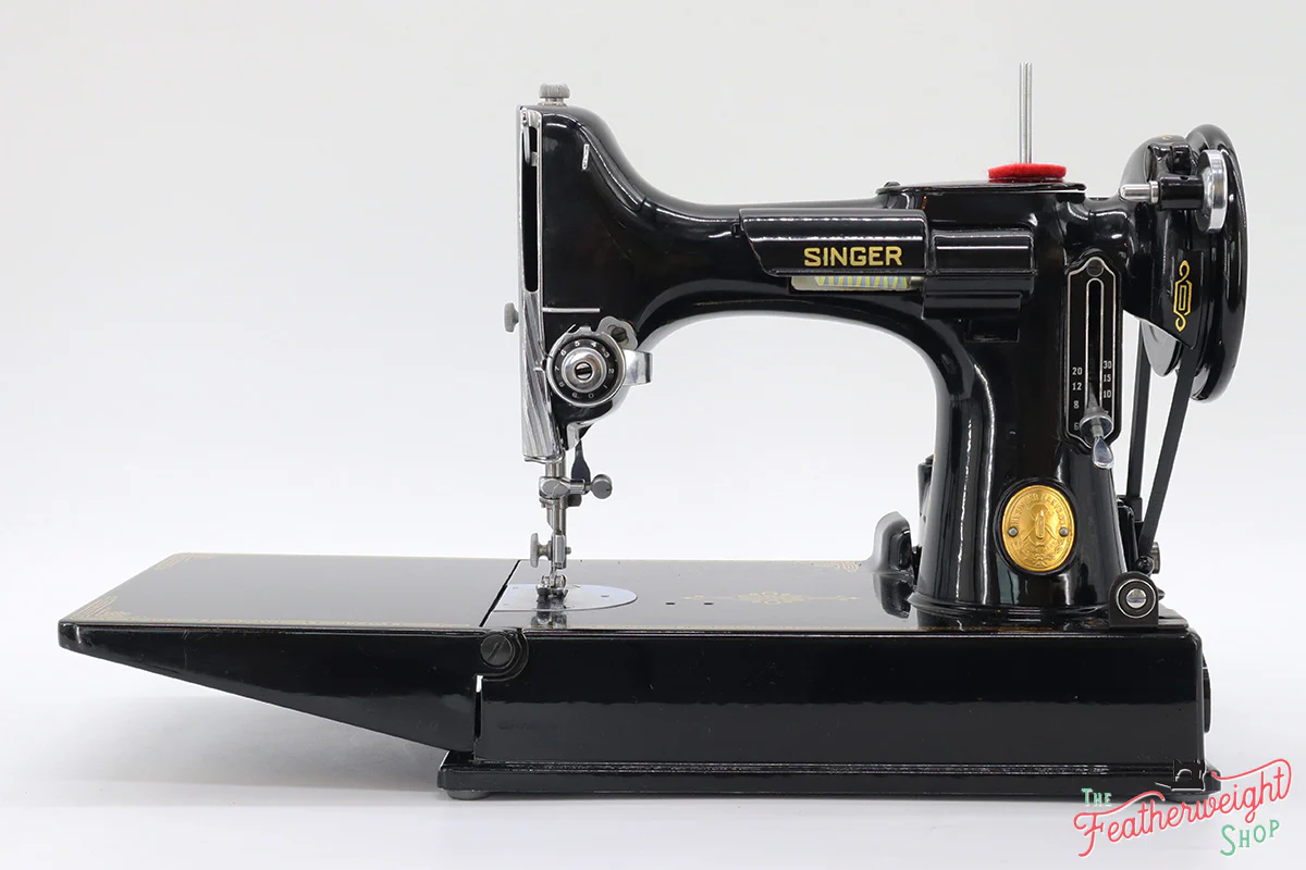Singer Featherweight 221 Sewing Machine, AJ576*** - Image 3