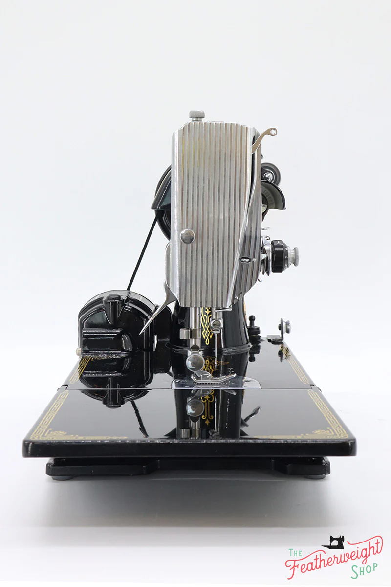 Singer Featherweight 221 Sewing Machine, AJ576*** - Image 4