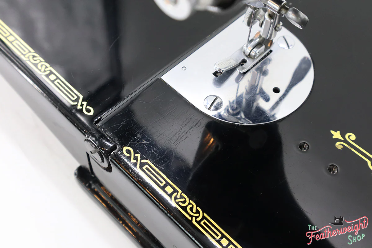 Singer Featherweight 221 Sewing Machine, AJ576*** - Image 7