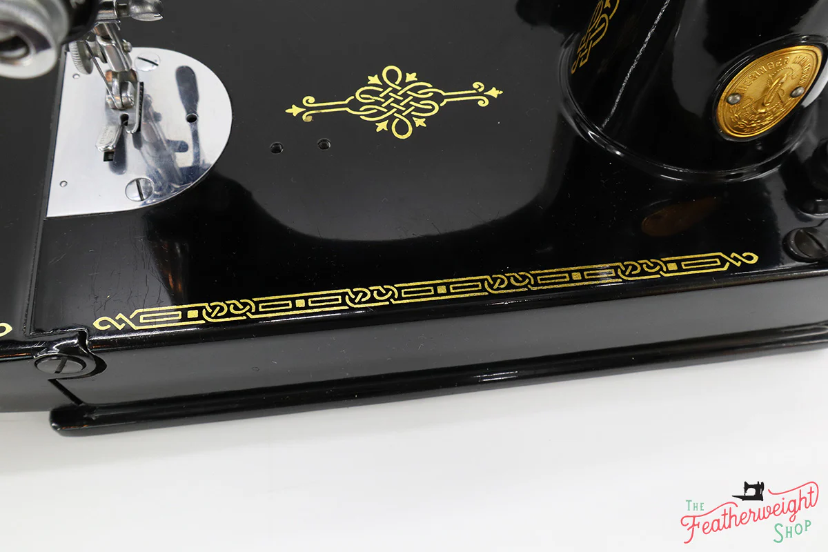 Singer Featherweight 221 Sewing Machine, AJ576*** - Image 8