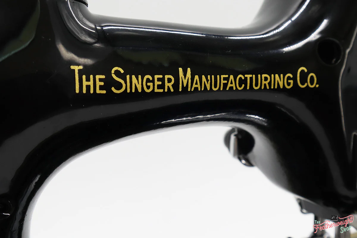 Singer Featherweight 221 Sewing Machine, AJ785*** - Image 13