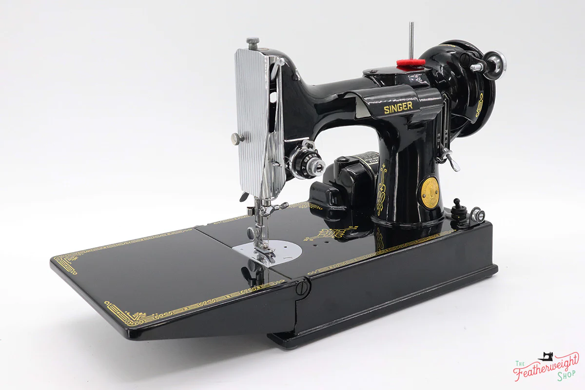 Singer Featherweight 221 Sewing Machine, AJ785*** - Image 3