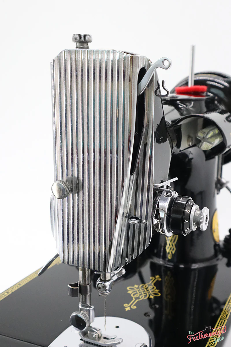 Singer Featherweight 221 Sewing Machine, AJ785*** - Image 4