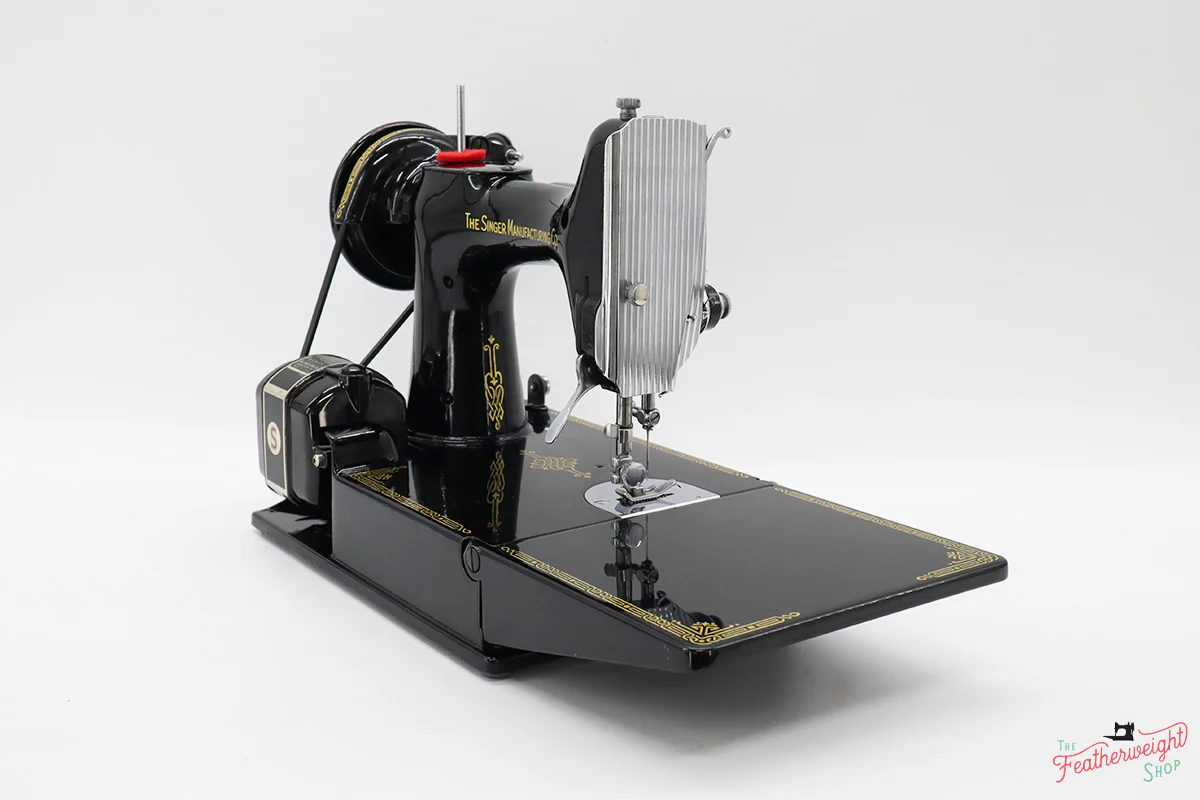 Singer Featherweight 221 Sewing Machine, AJ785*** - Image 6