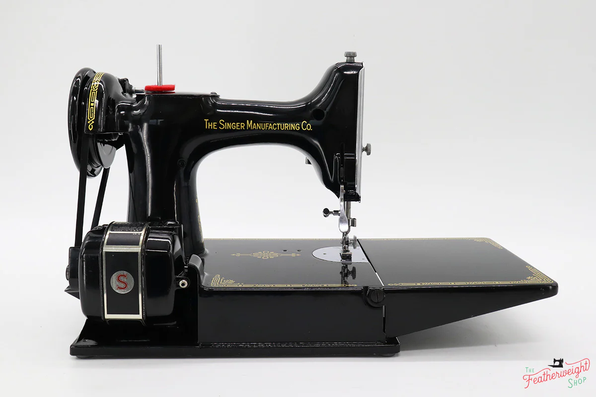 Singer Featherweight 221 Sewing Machine, AJ785*** - Image 7