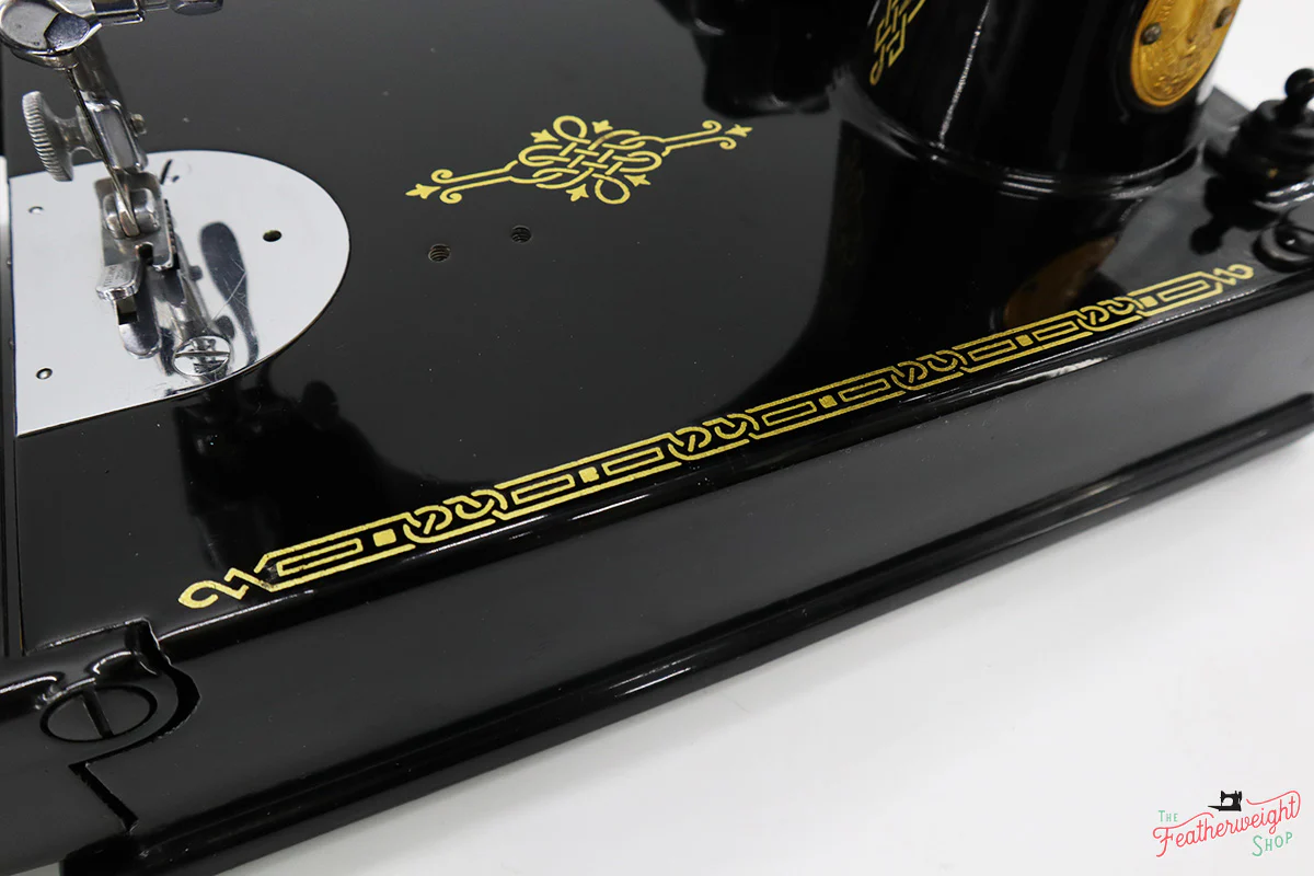 Singer Featherweight 221 Sewing Machine, AJ785*** - Image 9