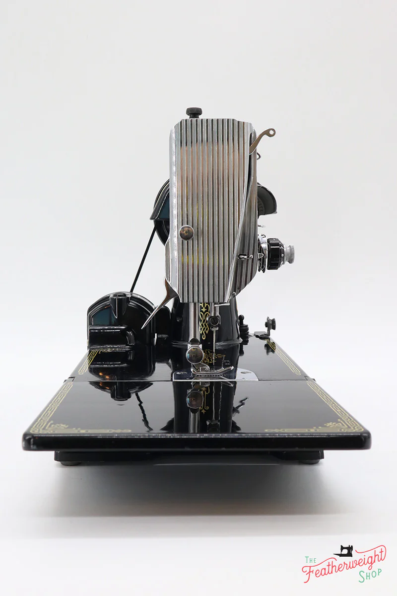 Singer Featherweight 221 Sewing Machine, AK591*** - Image 4