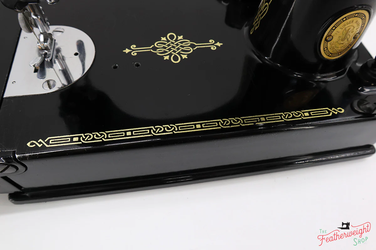 Singer Featherweight 221 Sewing Machine, AK591*** - Image 9