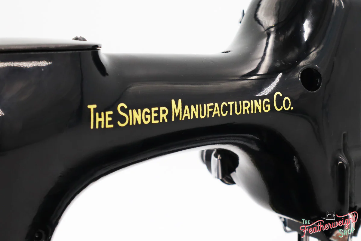 Singer Featherweight 221 Sewing Machine, AK620*** - Image 11