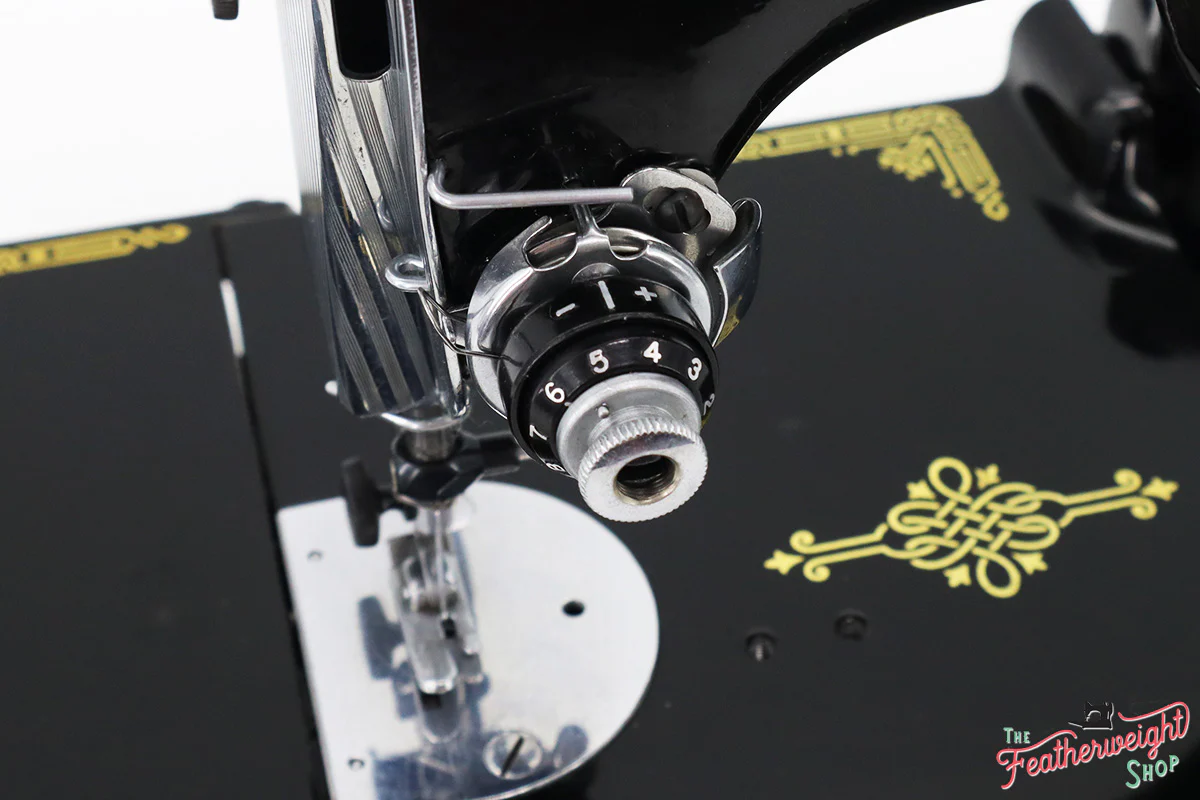 Singer Featherweight 221 Sewing Machine, AK620*** - Image 12