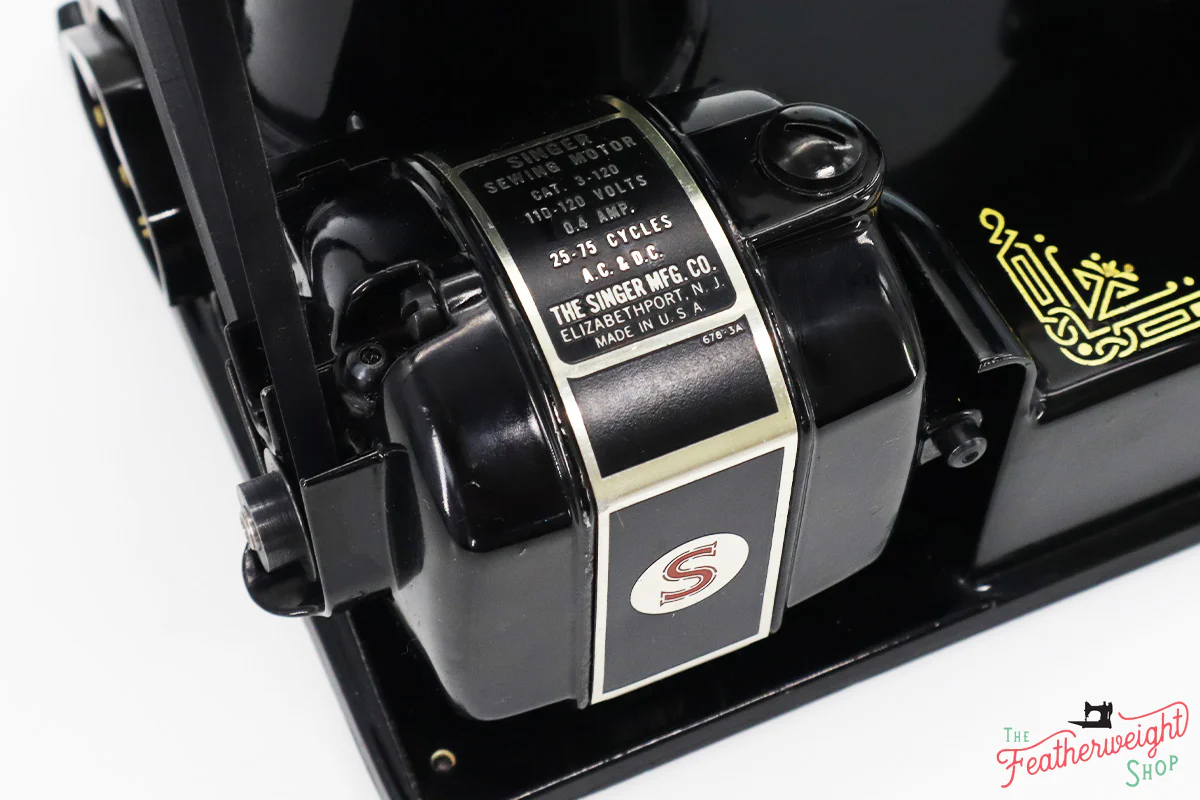 Singer Featherweight 221 Sewing Machine, AK620*** - Image 14