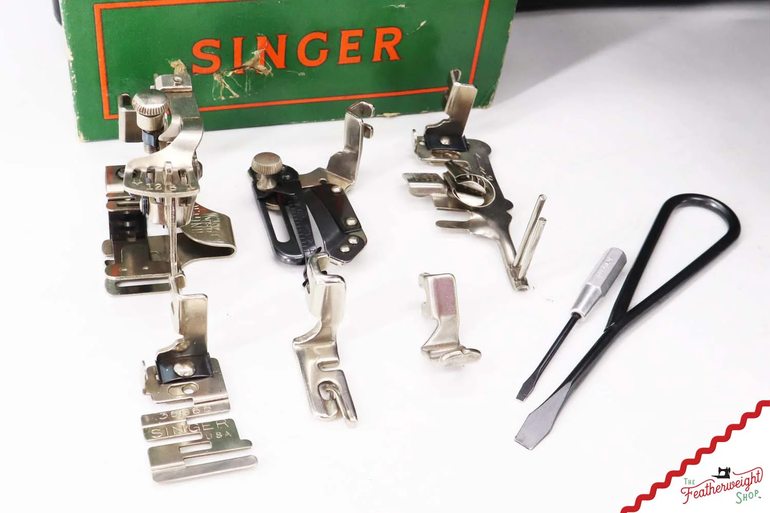 Singer Featherweight 221 Sewing Machine, AK624*** - 1951 - Image 17