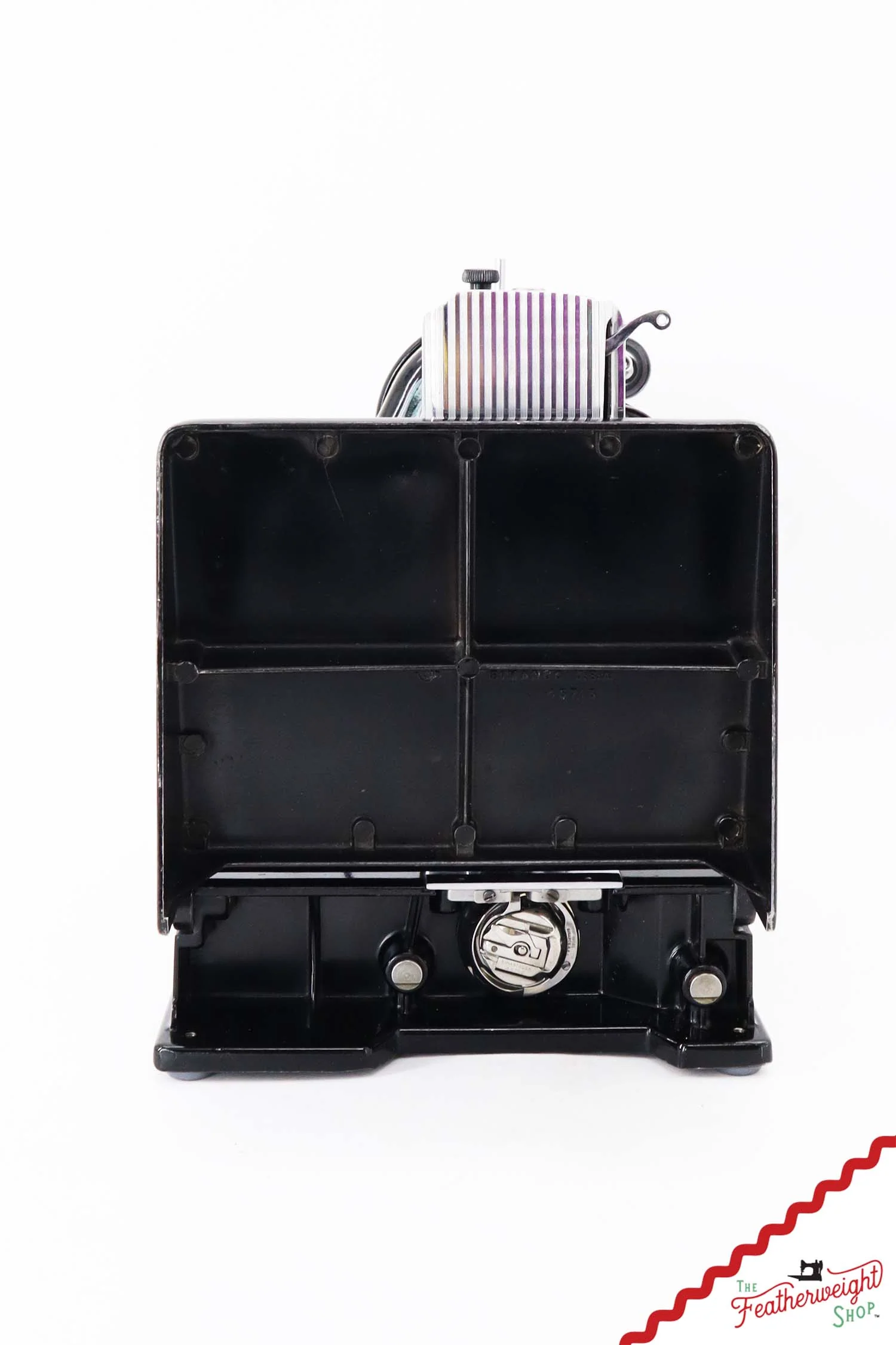 Singer Featherweight 221 Sewing Machine, AK624*** - 1951 - Image 4