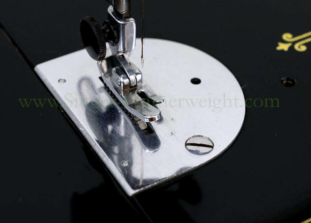 Singer Featherweight 221 Sewing Machine, AK745*** - Image 15