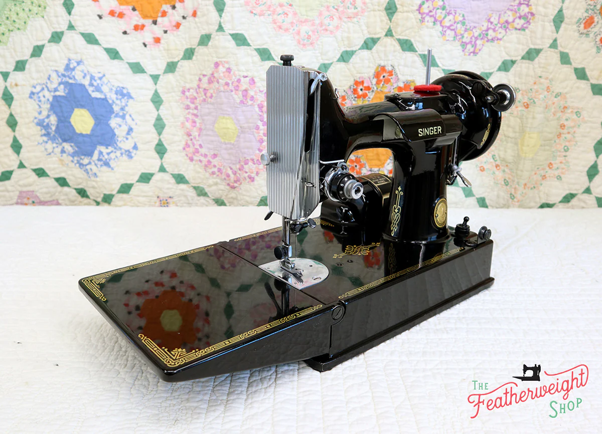 Singer Featherweight 221 Sewing Machine, AK774*** - Image 3