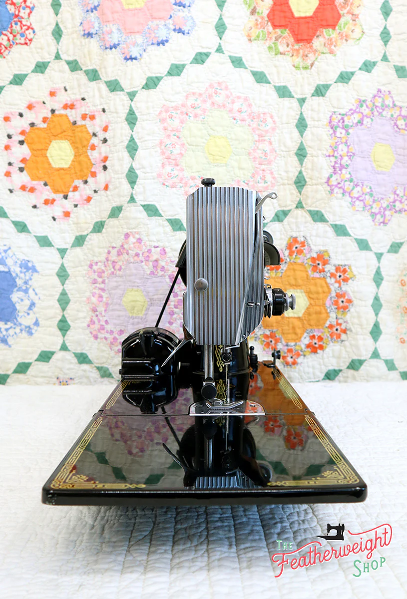 Singer Featherweight 221 Sewing Machine, AK774*** - Image 4