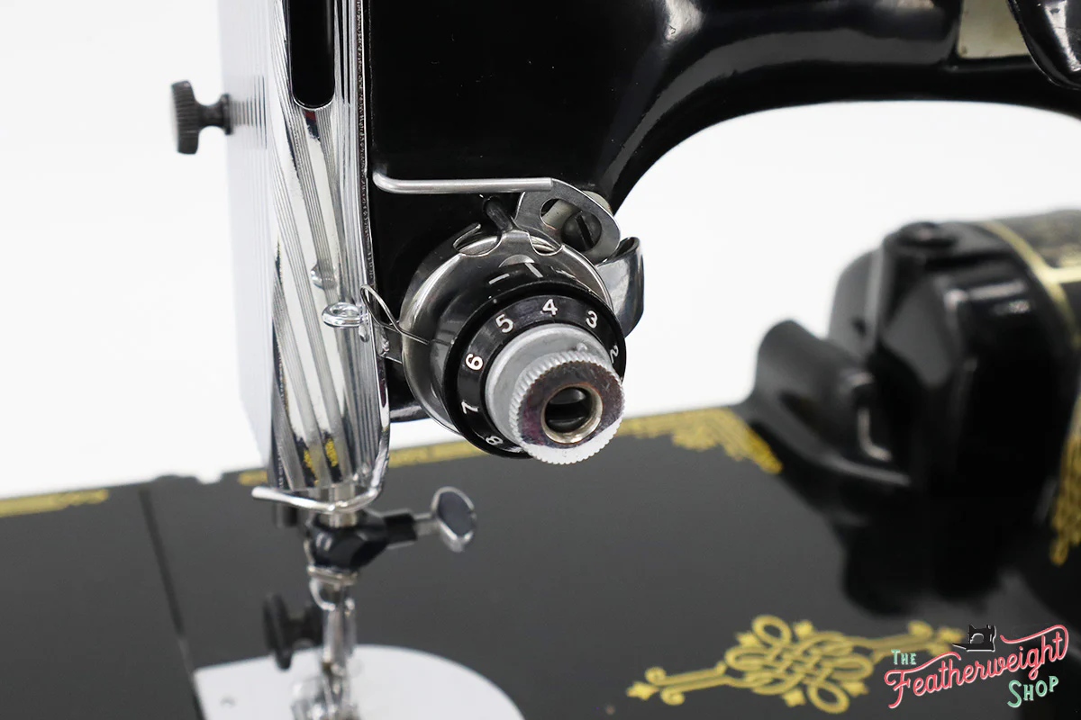 Singer Featherweight 221 Sewing Machine, AK7740** Grade 9- - Image 14
