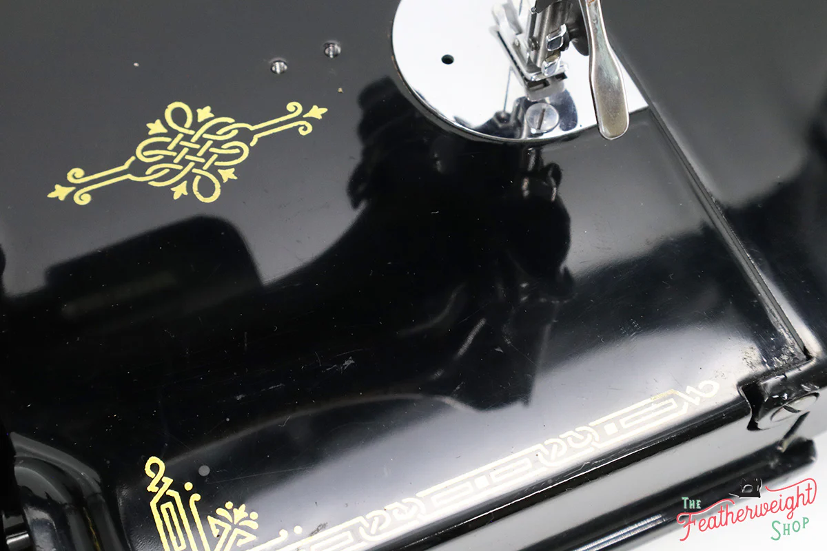 Singer Featherweight 221 Sewing Machine, AK7740** Grade 9- - Image 18