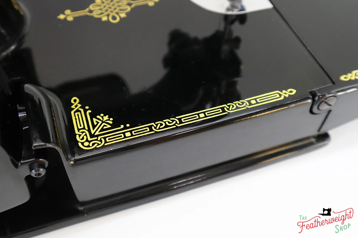 Singer Featherweight 221 Sewing Machine, AK7911** - Image 11