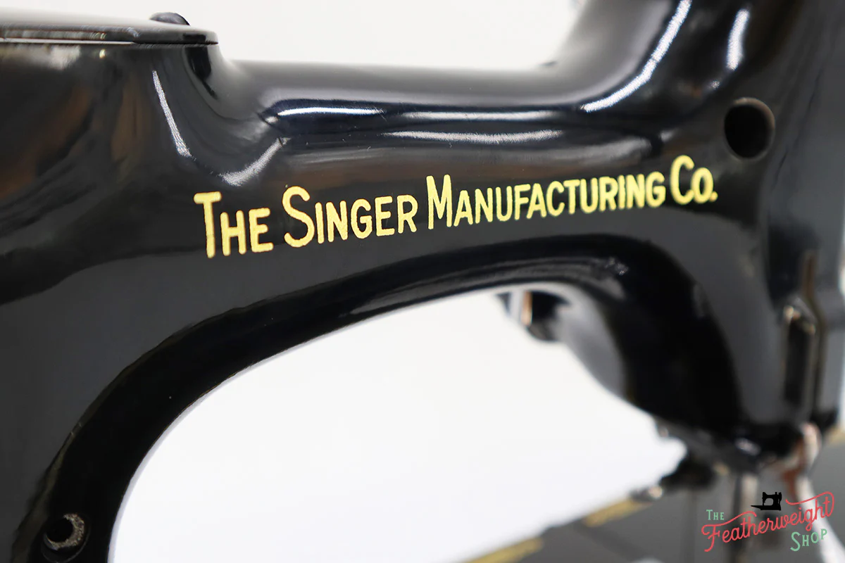 Singer Featherweight 221 Sewing Machine, AK7911** - Image 13