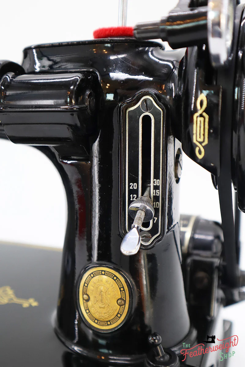 Singer Featherweight 221 Sewing Machine, AK7911** - Image 15