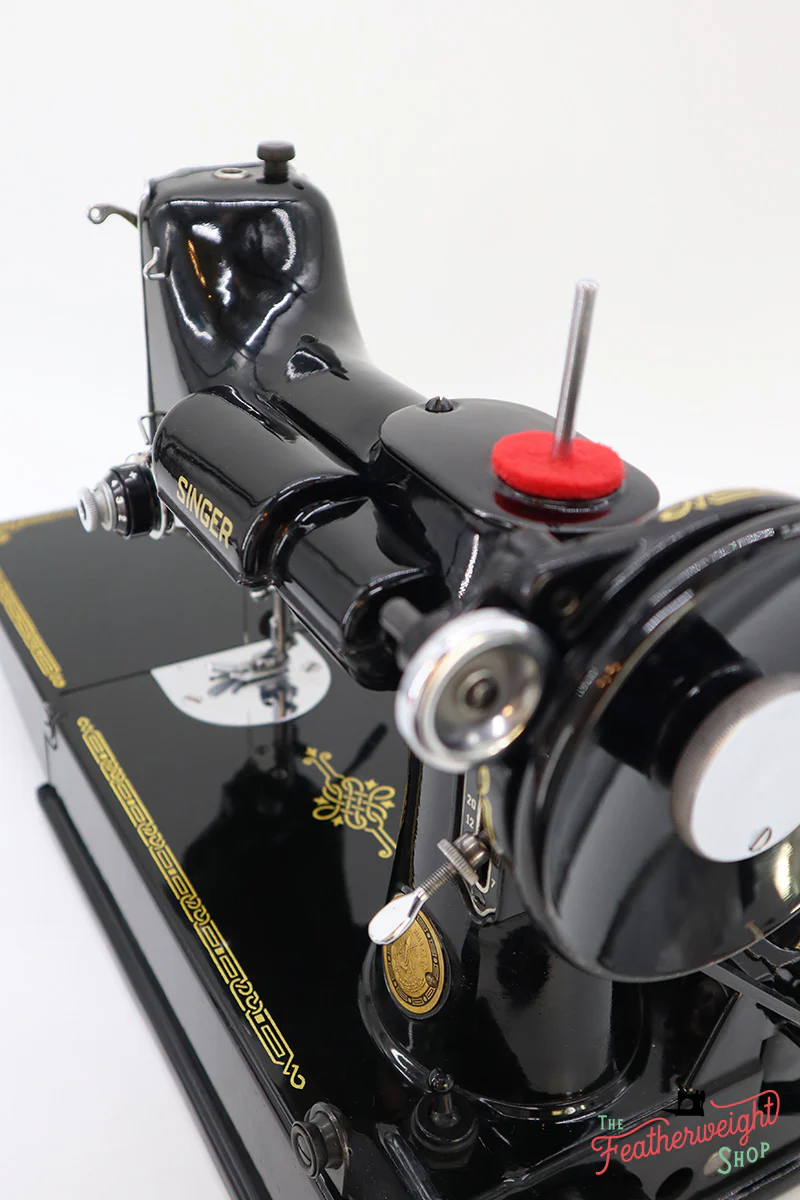 Singer Featherweight 221 Sewing Machine, AK7911** - Image 16