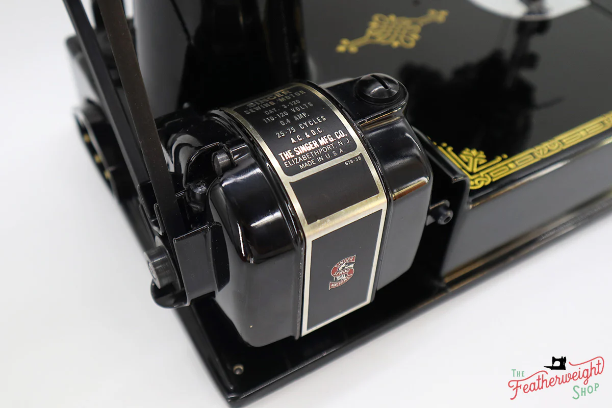 Singer Featherweight 221 Sewing Machine, AK7911** - Image 17